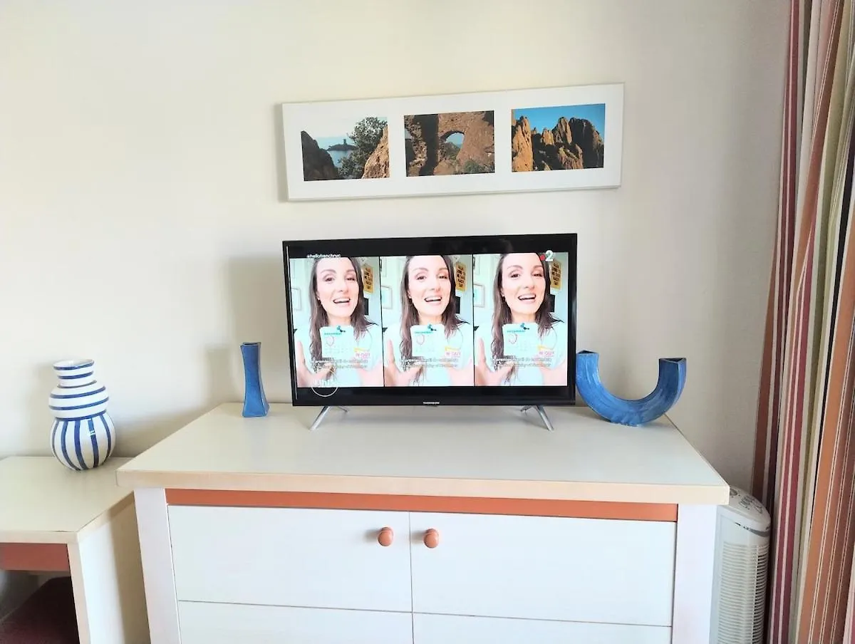 Apartment Heart Of Holiday Village, Near Beach, Wifi, Parking Saint-Raphael