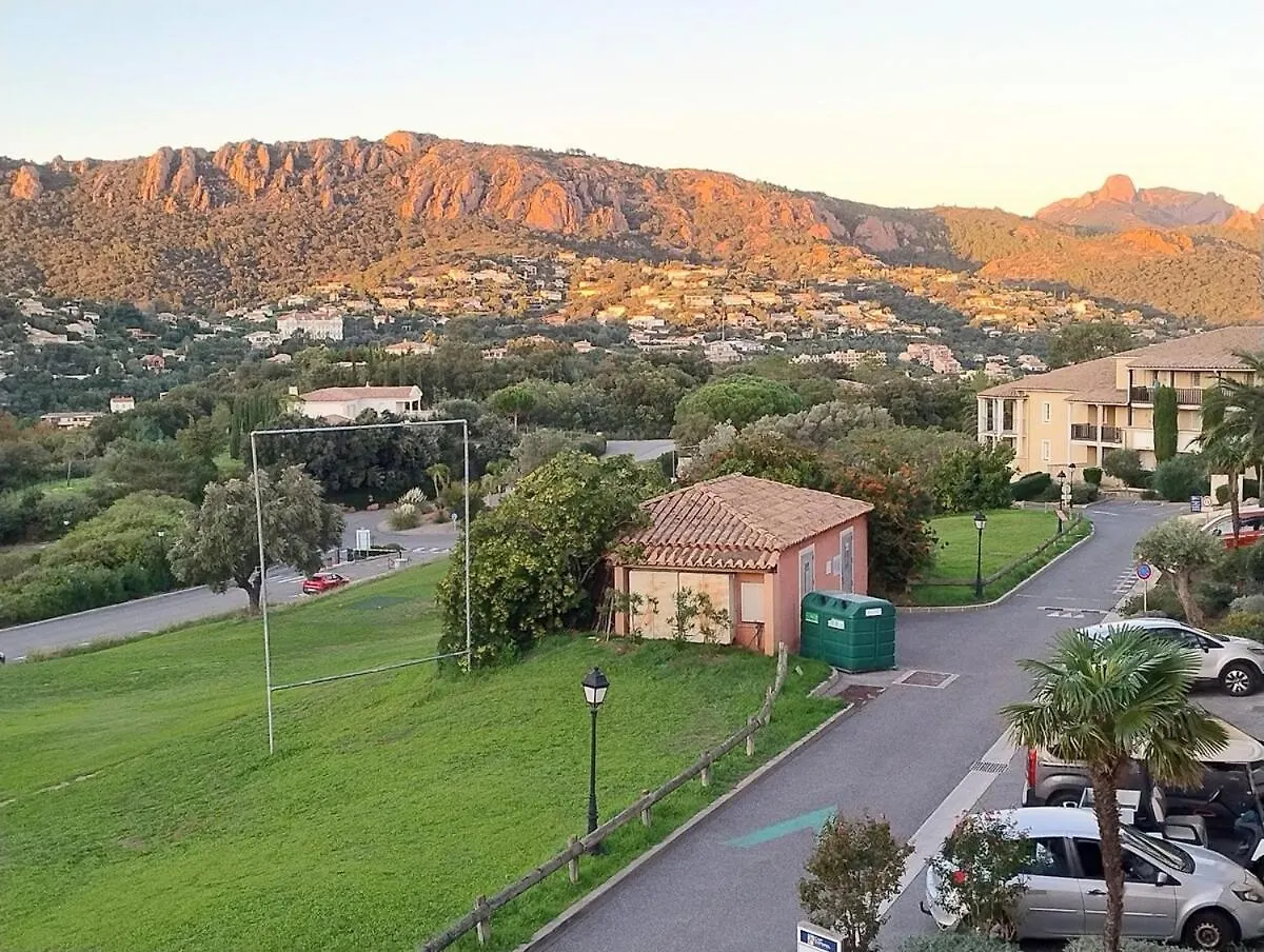 Apartment Heart Of Holiday Village, Near Beach, Wifi, Parking Saint-Raphael  France